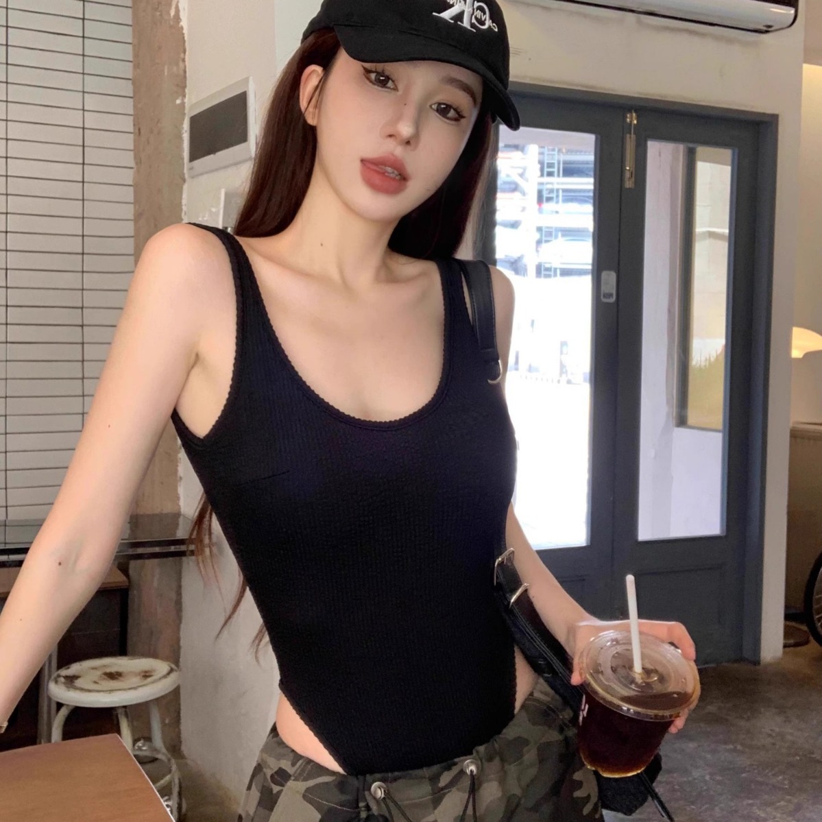 Suspender Tank Top - بدلة قطعة واحدة سوداء مثيرة بدون